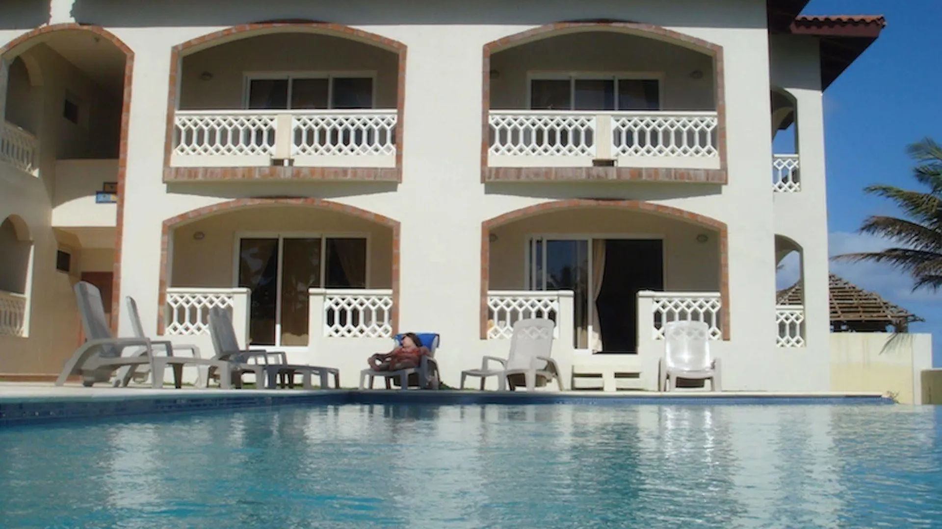 アパートホテル Barefoot Beach Pad キャバレテ