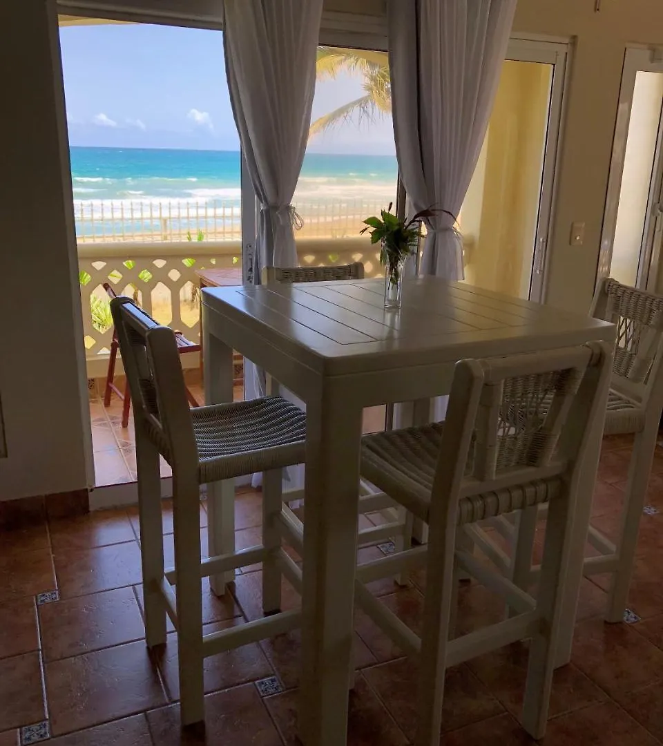 アパートホテル Barefoot Beach Pad キャバレテ